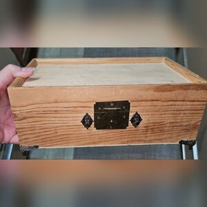 Woodpile Unfinished Jewelry Box Metal Feet & Closure Mirror & Removeable Tray